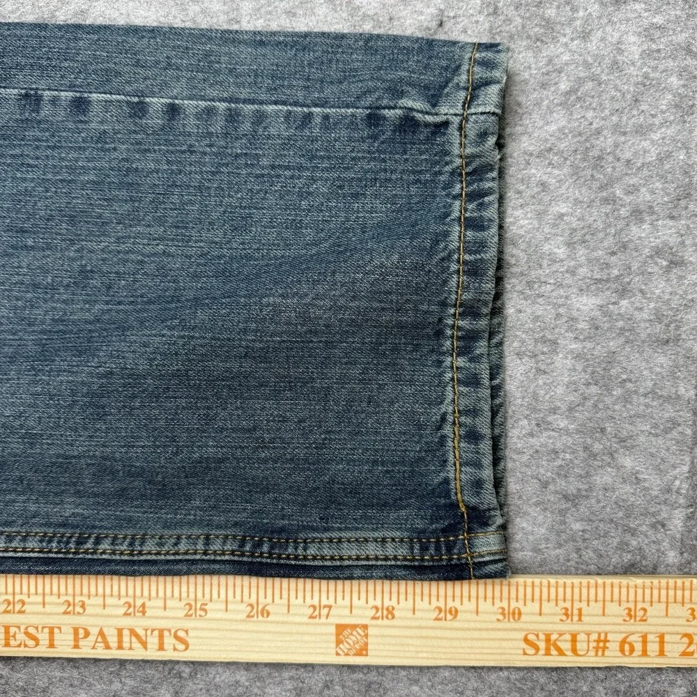 Levis 559 NWT Jeans Mens 38x30 Medium Wash Blue Relaxed Straight $70 MSRP